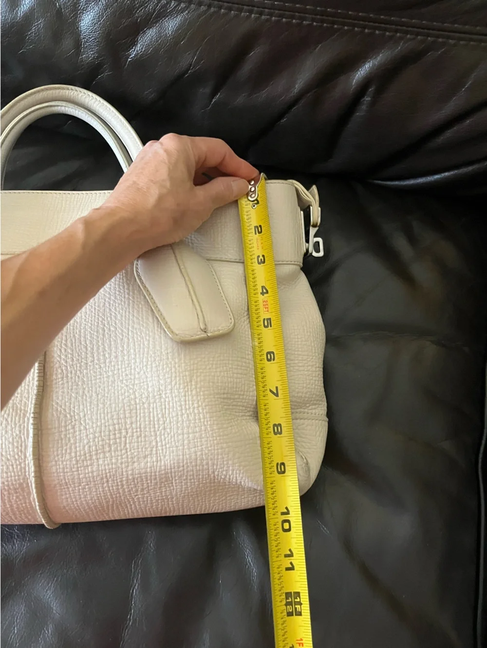 Tods elegant ivory